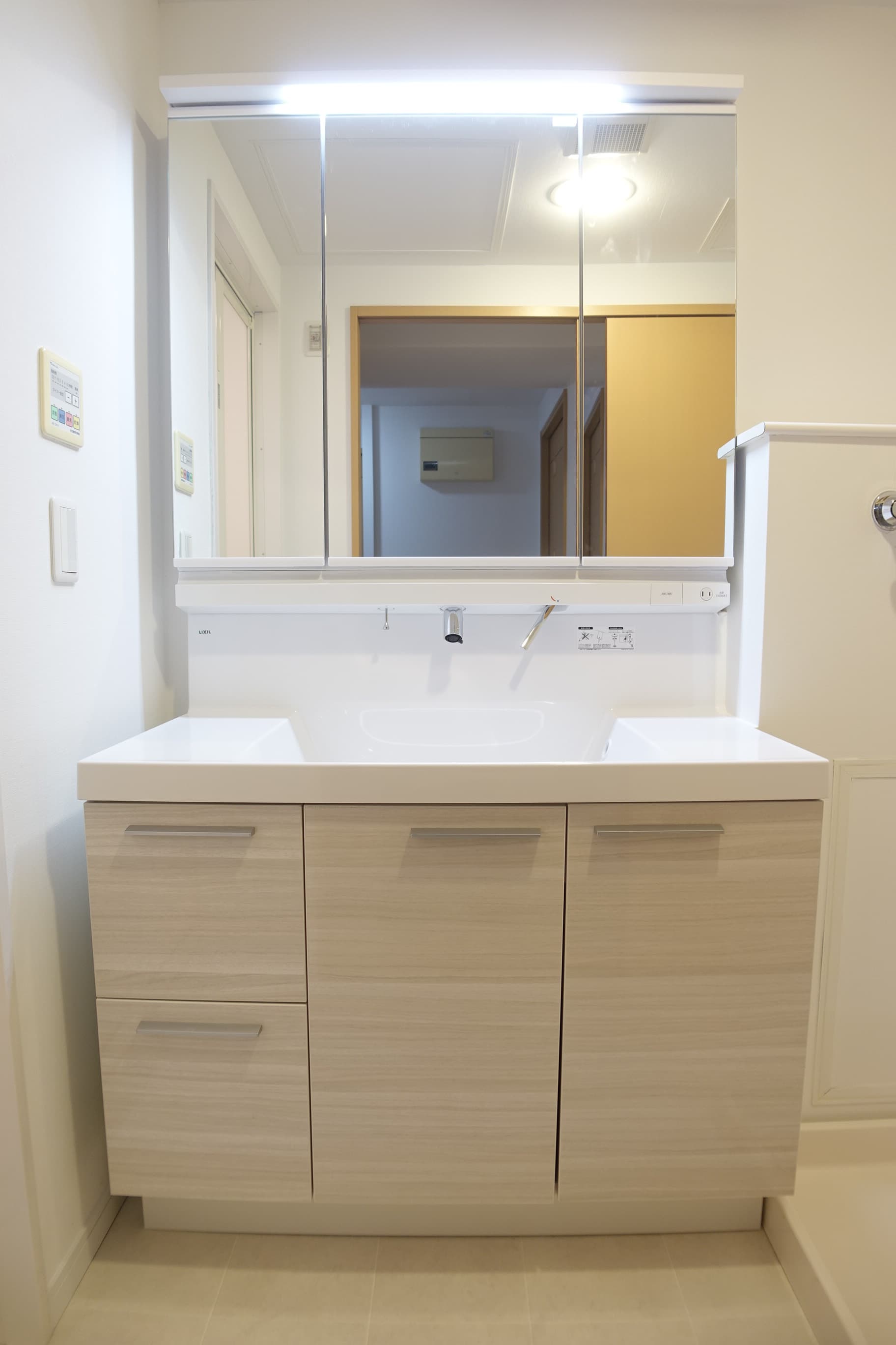 独立洗面化粧台の写真